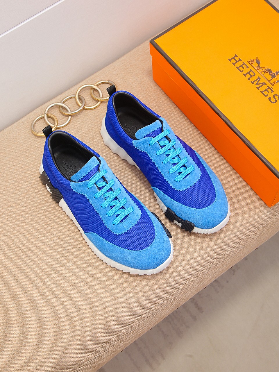 I5 HERMES爱马仕**新品男士休闲鞋，原版1:1复刻，鞋面进口牛皮拼接进口网布，内里垫脚牛皮，配原版大底，