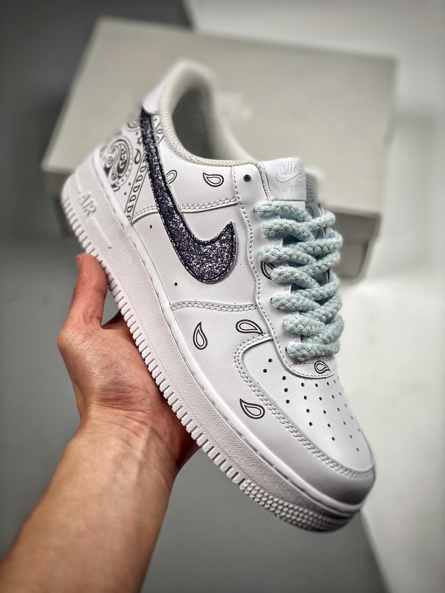 Nike Air Force 1 Low ’07 Patrón de cachemira Horma original y cartón original para crear estilo auténtico de Fuerza Aér…