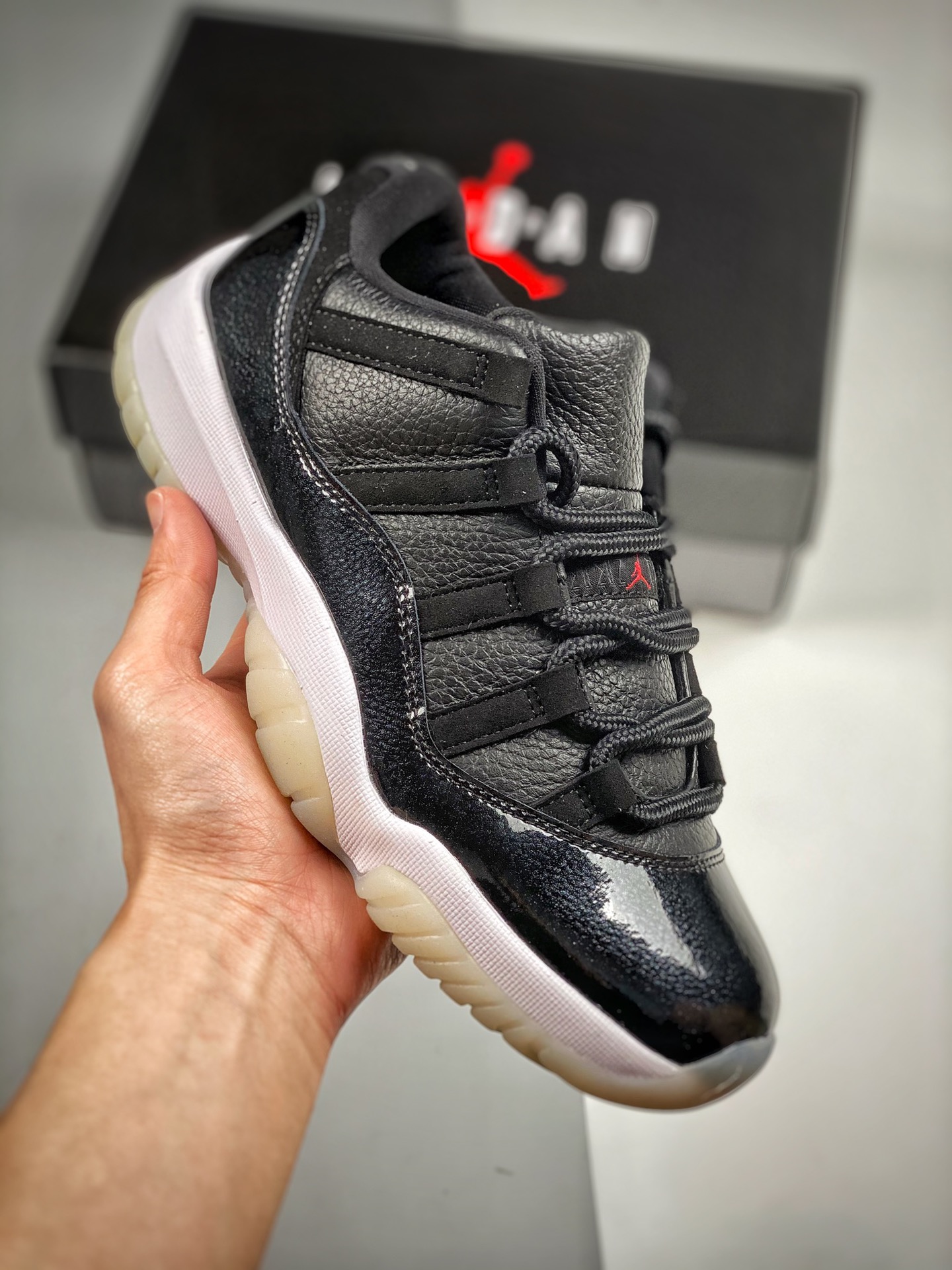 Air Jordan AJ11 Low "72-10" 大魔王 原楦原档案数据开模打造 原厂中底拉帮钢印 原厂漆皮 防冻不开裂 头层皮料 原装鞋撑 水晶大底正确色度色泽 原楦原数据刺绣 原厂车缝走线及对位 毫厘不差 飞…