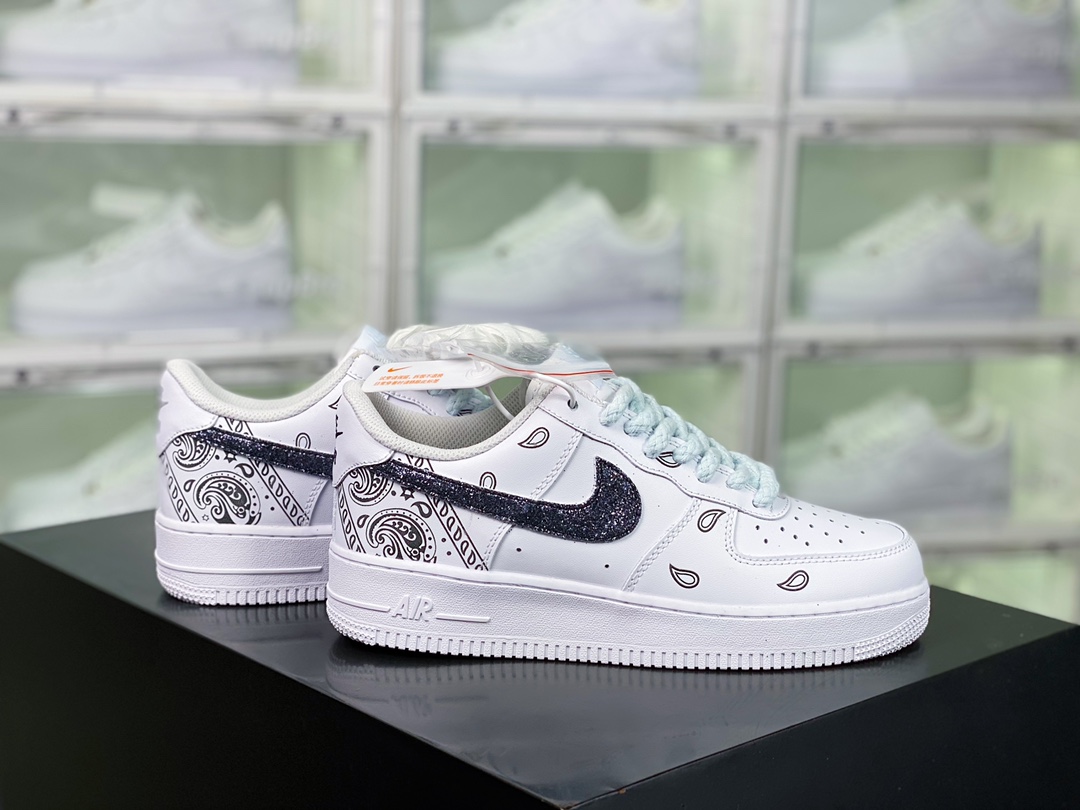 H0 男女鞋真标带半码升级原楦数据开发版型采用硬质牛剖皮革鞋面材质内置全掌air sole气垫耐克Nike Air Force 1’07 Low”White/Black Paisley”空军一号经典低帮百搭休闲运动板鞋“皮革白黑腰果花夜光”CW2288-158