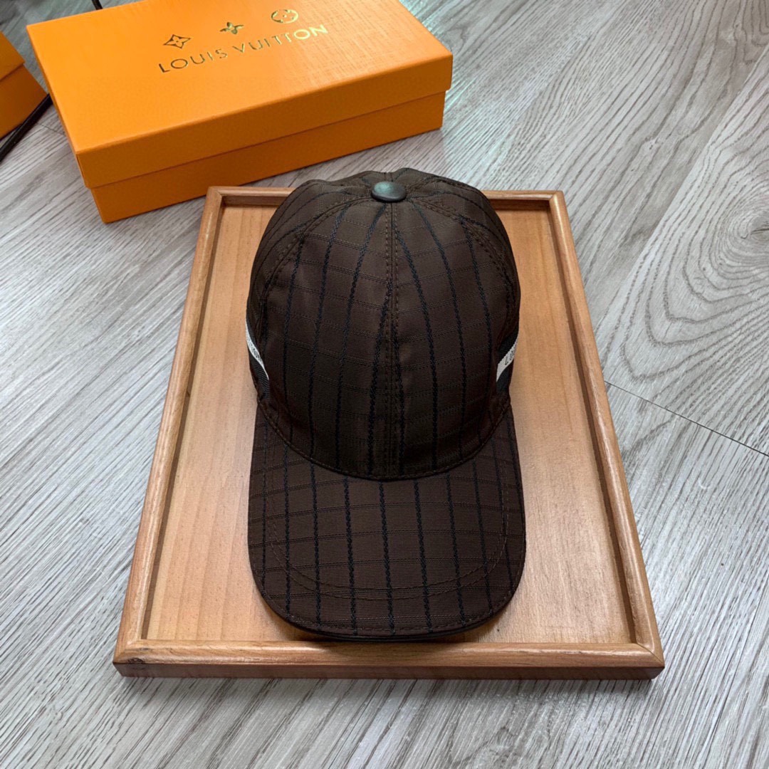 NO:764687,.L family.【Super A quality】The latest model!  Fashion trend, high-end workmanship!  Every hat is made with care!  Oxford material!  First layer of cowhide!  Comes with box, dust bag, card!  Extraordinary quality, details are also very important. Genuine leather cap nails, leather adjustment strap!  hat straw hat bucket hat baseball cap,hat,louis vuitton,espadrilles,cowhide,hats19860909.L家.【超A品质】最新款！时尚潮流,高端做工！每一个帽子都是用心之作！牛津材质！头层牛皮！配盒子、防尘袋、卡片！非一般的品质,细节也很重要.真皮帽钉,真皮调节带！帽子草帽渔夫帽棒球帽,帽子,louis vuitton,espadrilles,cowhide,hats,hat