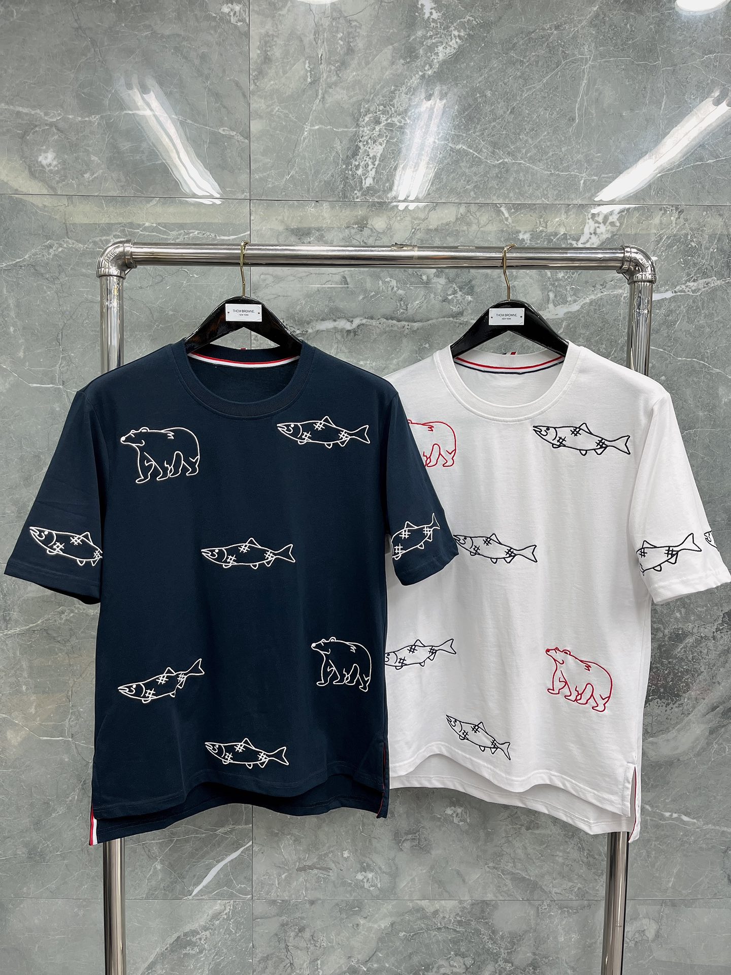 톰브라운 자수 코튼 라운드넥 반팔 티셔츠 40451 Thom Browne T Shirt