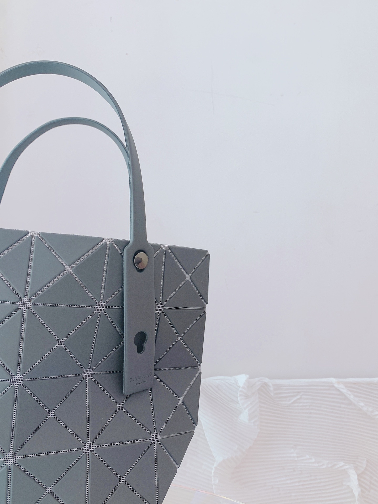 ISSEY MIYAKE 新品三月樱花季限定色手提袋0087