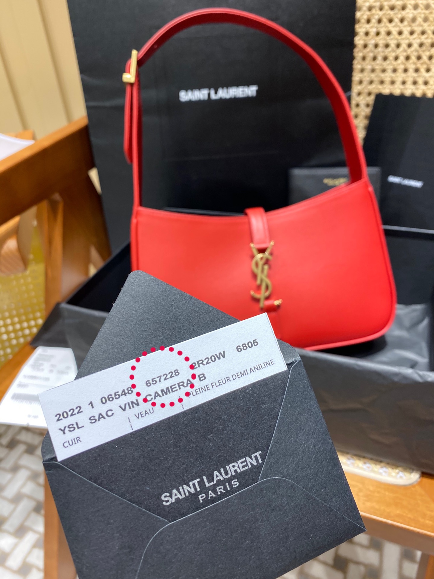 Saint laurent Ysl LE 5 À 7 平纹腋下包 657228红色