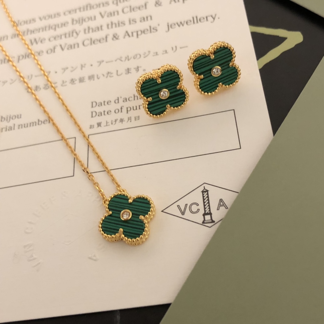 Van Cleef & Arpels AAAAA+
 Jewelry Earring Necklaces & Pendants Set With Diamonds