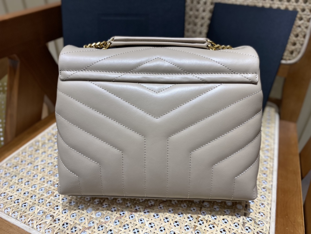 YSL LOULOU 23CM Y型绗缝链条包 494699杏色/金扣