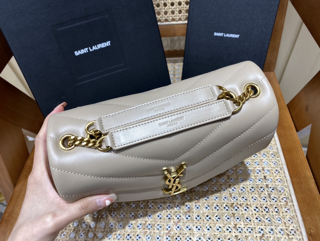 YSL LOULOU 23CM Y型绗缝链条包 494699杏色/金扣