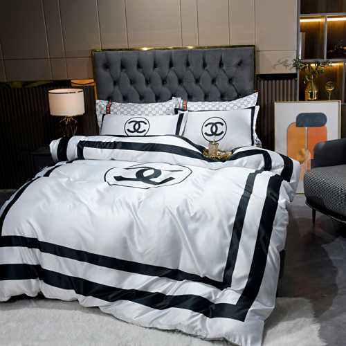Luxury Washed Silk Bedding Set - Elegant Design, Soft and Breathable 1 Luxury Washed Silk Bedding Set - Elegant Design, Soft and Breathable