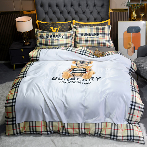 Luxury Burberry Bedding Set, Premium Quilted Bed Sheet & Pillowcases, 4-Piece Set 1 Luxury Burberry Bedding Set, Premium Quilted Bed Sheet & Pillowcases, 4-Piece Set