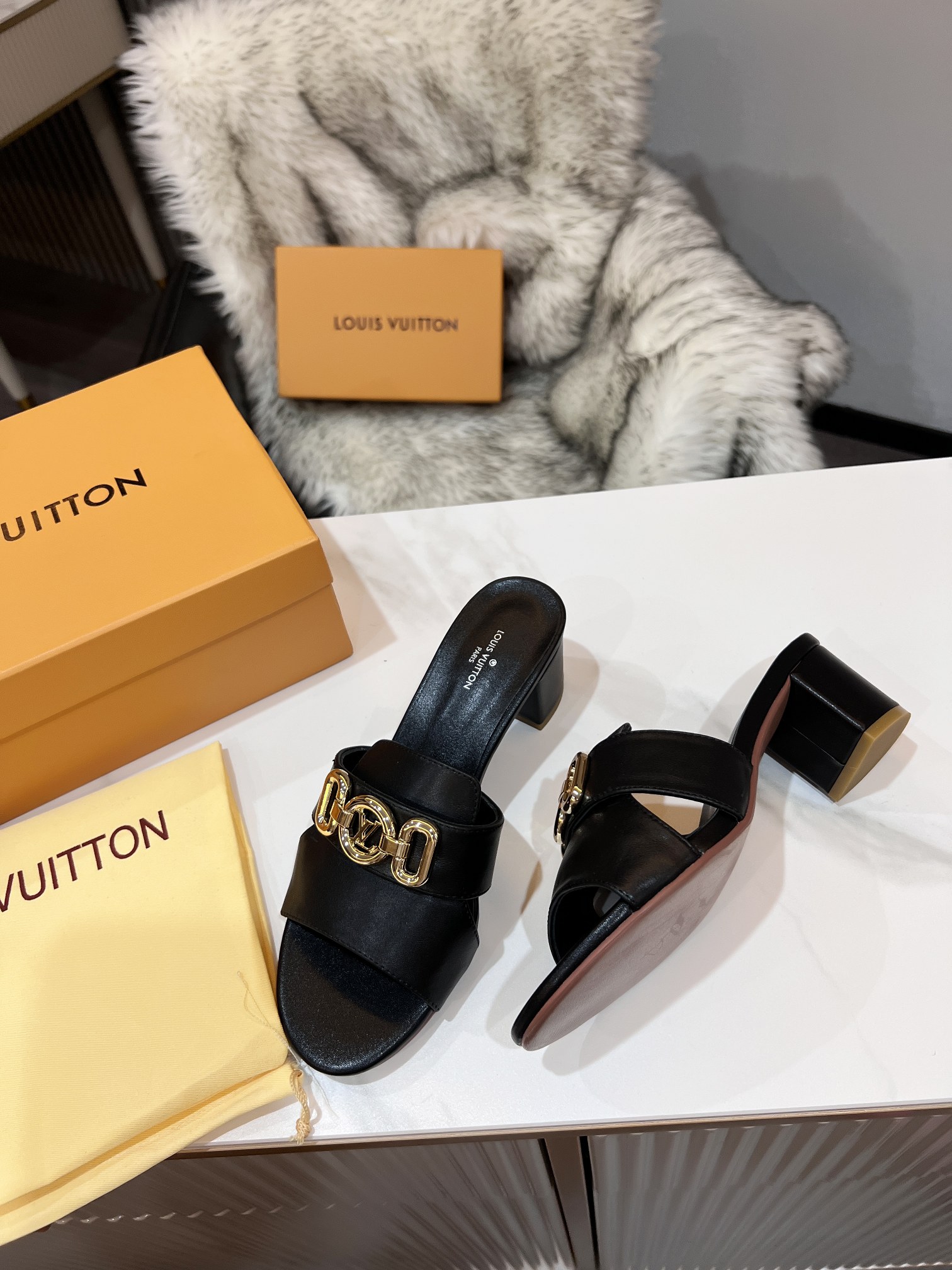 Suela de cuero p210m Suela de goma P175m Louis Vuitton * (LV) Venta sincronizada del contador de las