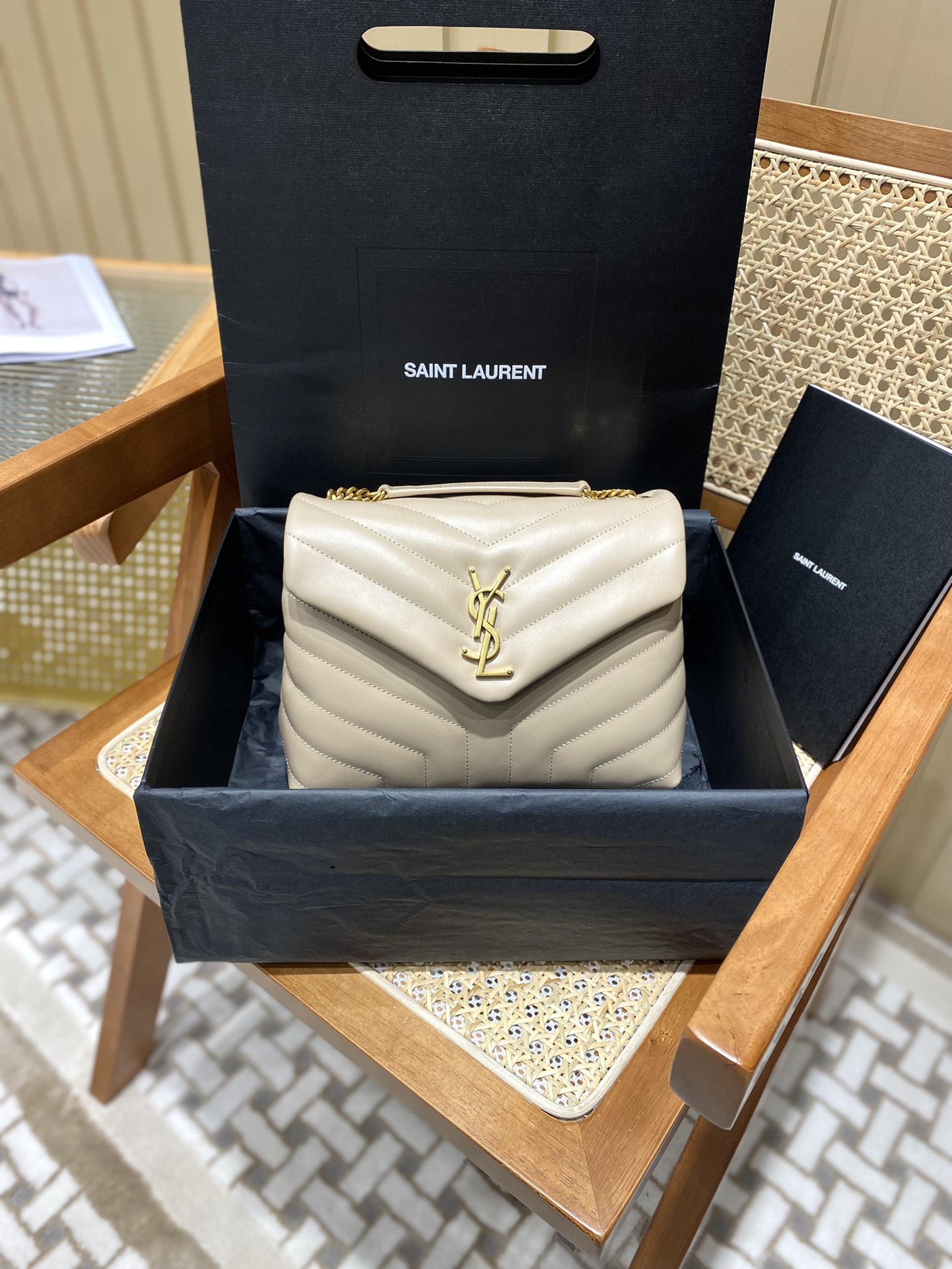 YSL LOULOU 23CM Y型绗缝链条包 494699杏色/金扣