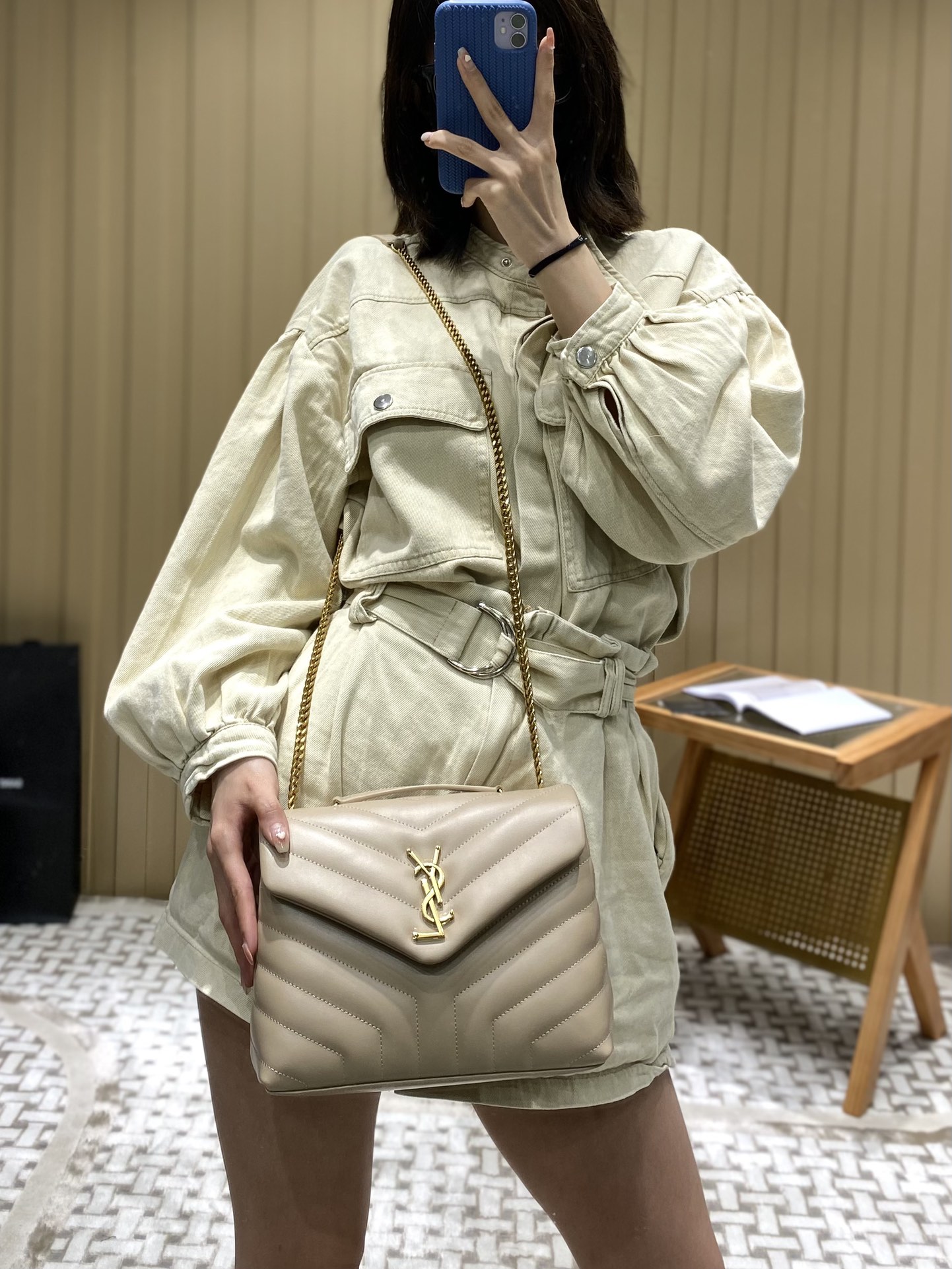 YSL LOULOU 23CM Y型绗缝链条包 494699杏色/金扣