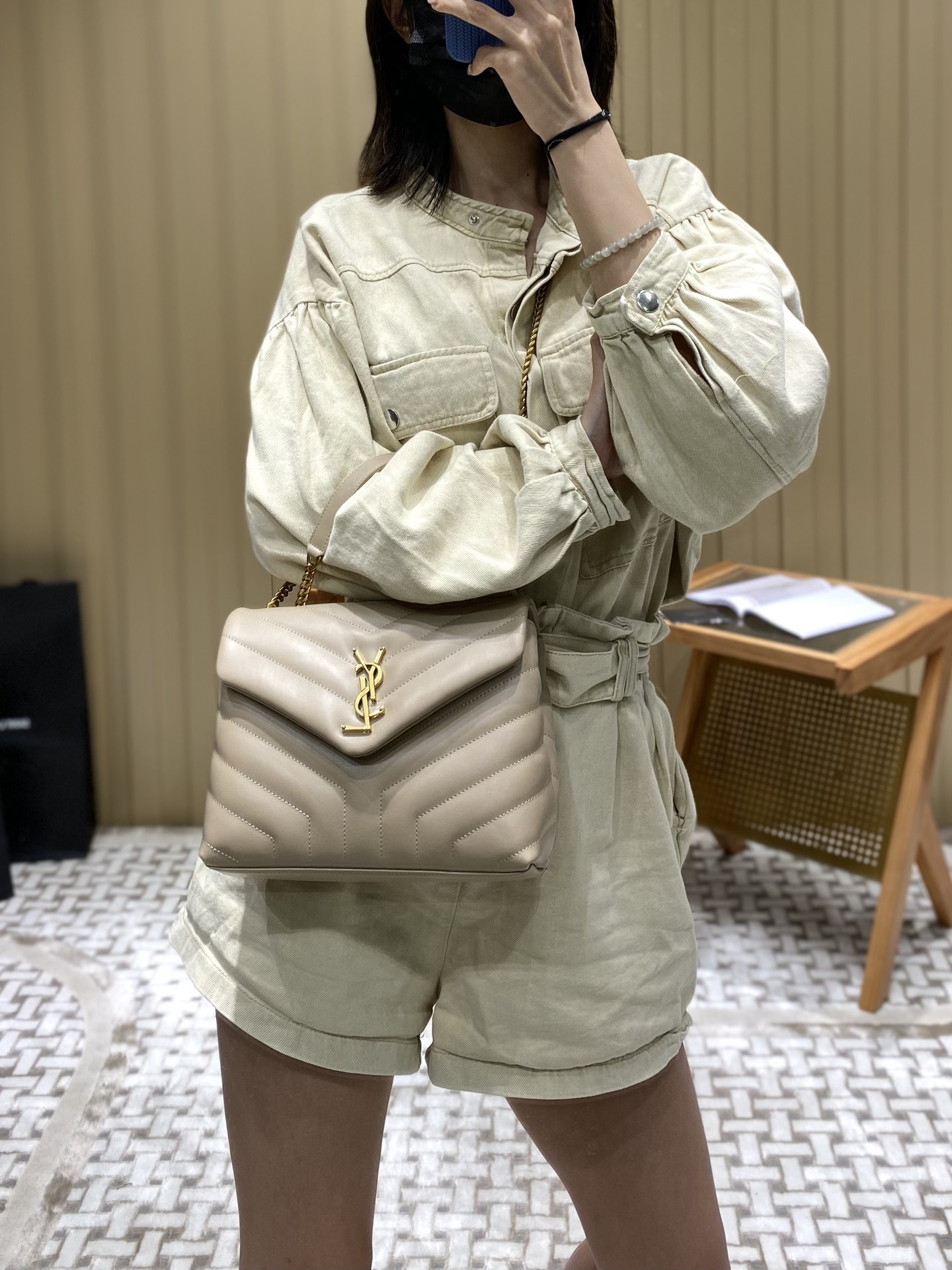 YSL LOULOU 23CM Y型绗缝链条包 494699杏色/金扣