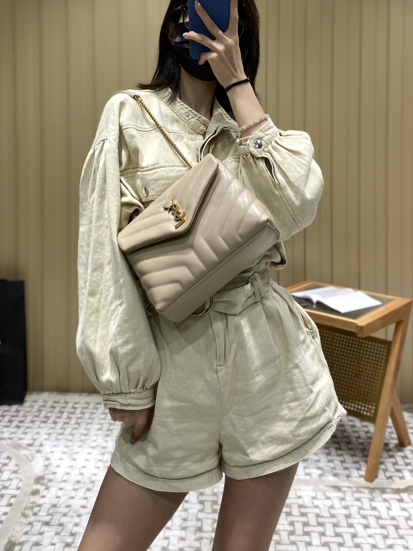 YSL LOULOU 23CM Y型绗缝链条包 494699杏色/金扣