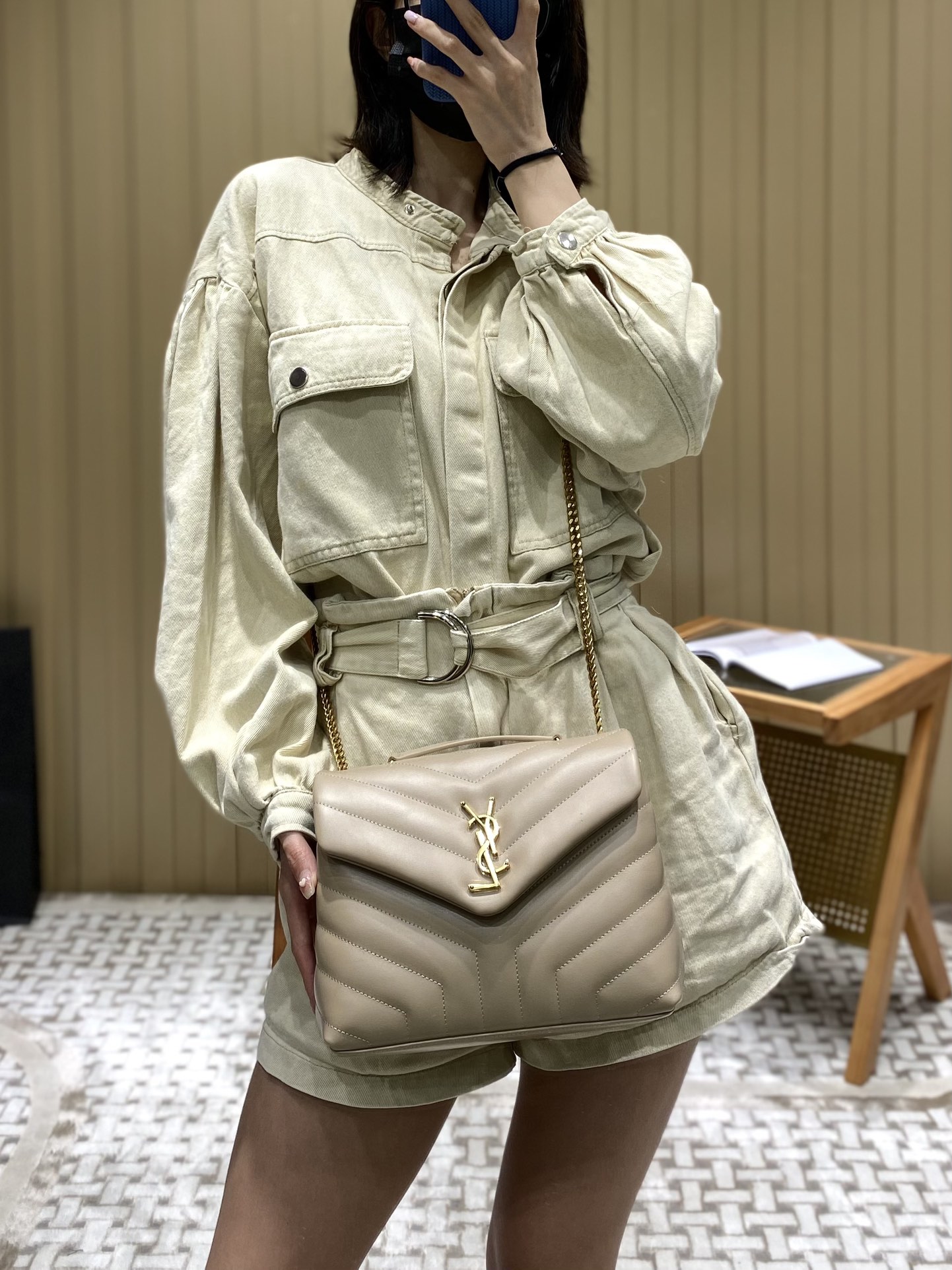 YSL LOULOU 23CM Y型绗缝链条包 494699杏色/金扣