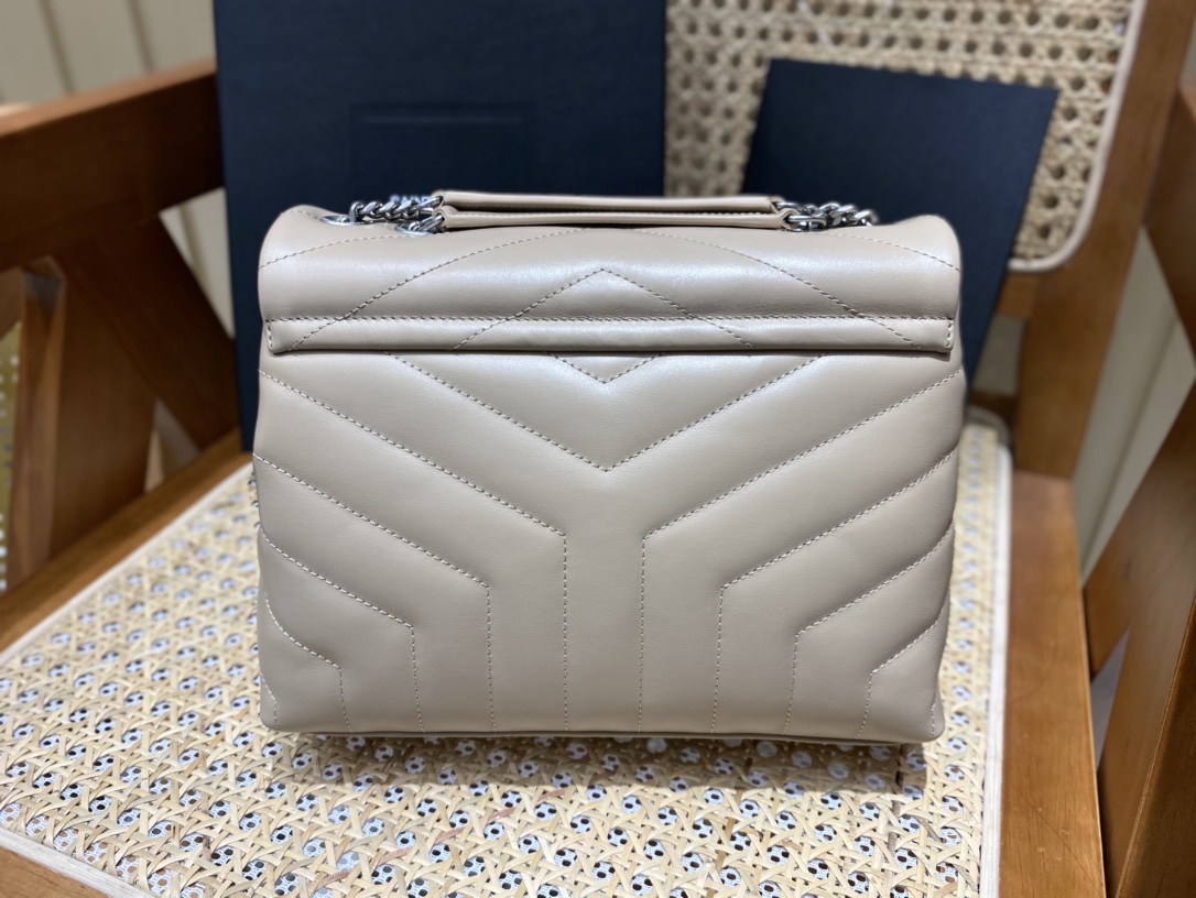 YSL LOULOU 23CM Y型绗缝链条包 494699杏色/银扣
