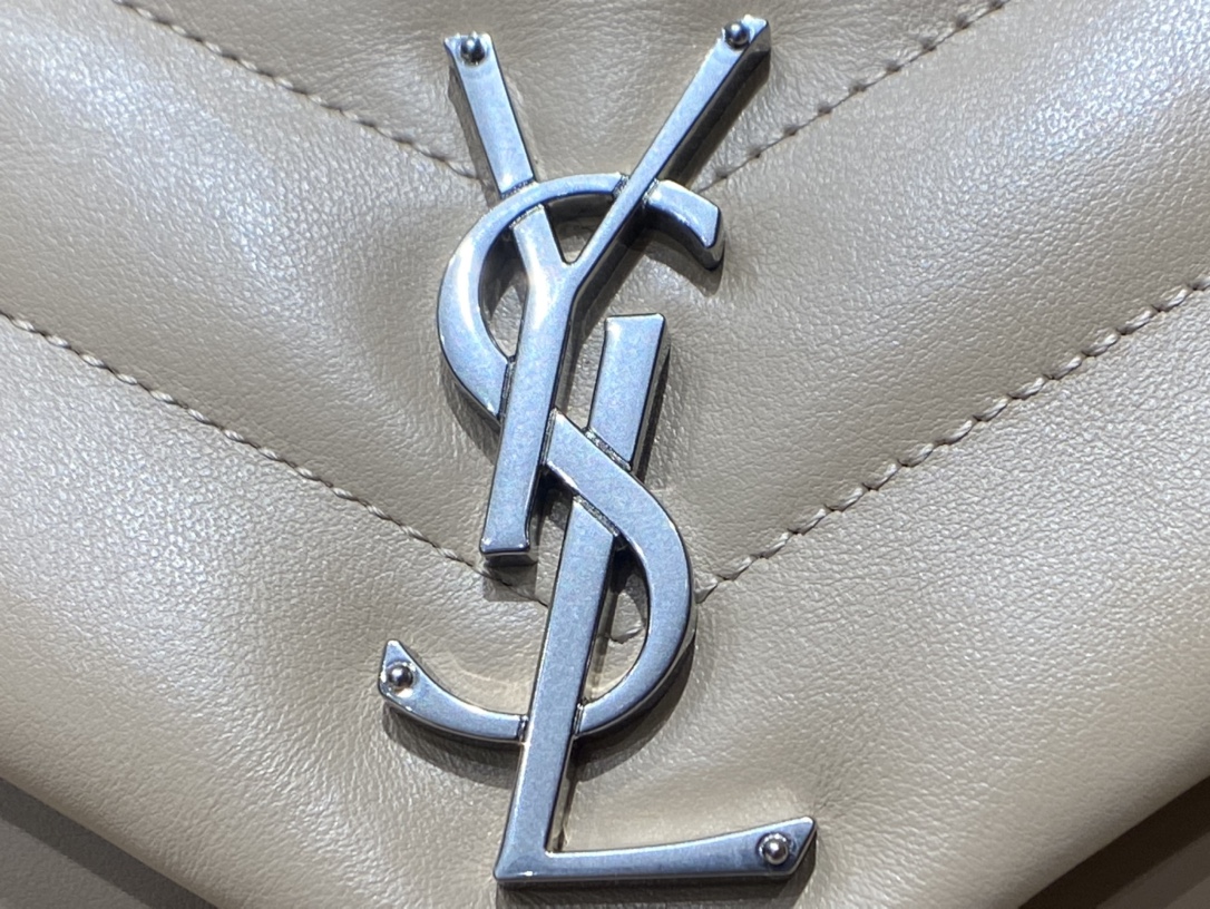 YSL LOULOU 23CM Y型绗缝链条包 494699杏色/银扣