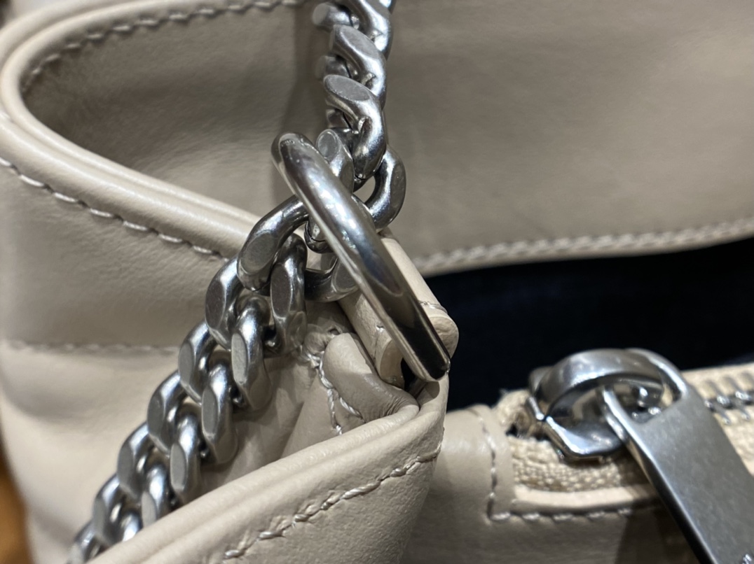 YSL LOULOU 23CM Y型绗缝链条包 494699杏色/银扣