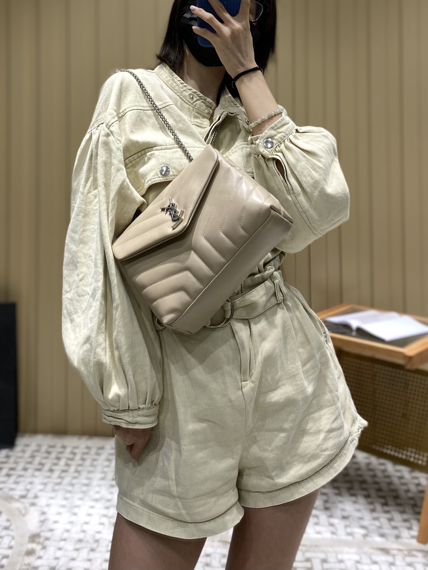 YSL LOULOU 23CM Y型绗缝链条包 494699杏色/银扣