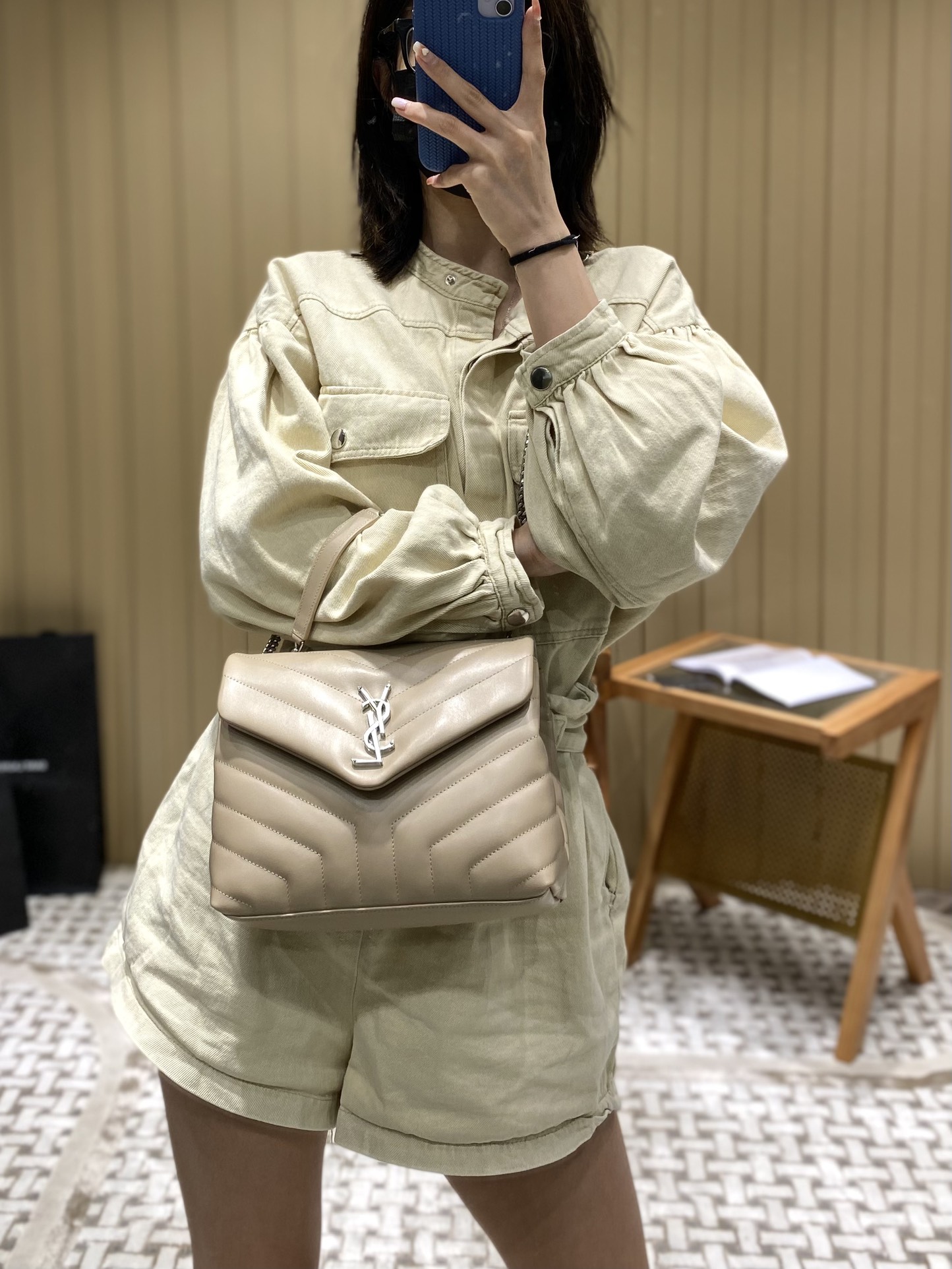 YSL LOULOU 23CM Y型绗缝链条包 494699杏色/银扣