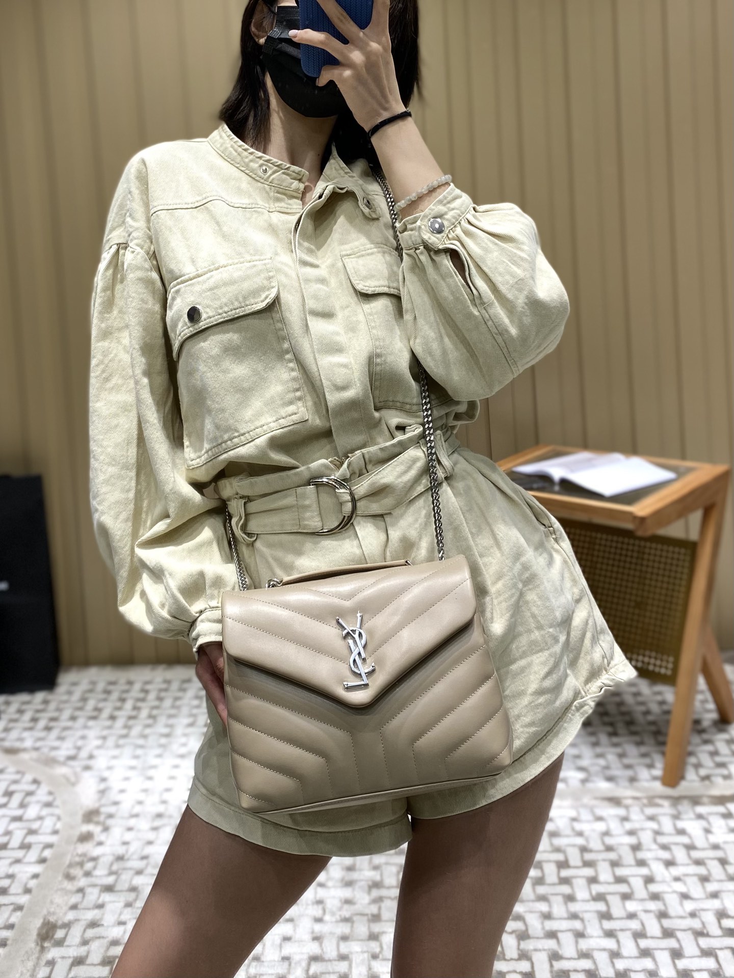 YSL LOULOU 23CM Y型绗缝链条包 494699杏色/银扣