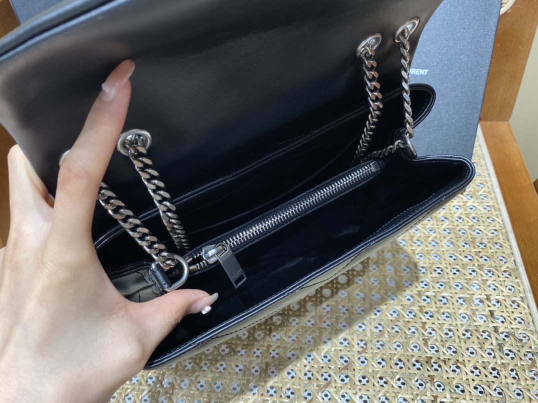 YSL LOULOU 23CM Y型绗缝链条包 494699黑色/银扣