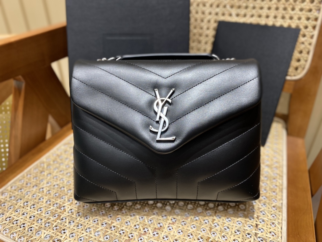 YSL LOULOU 23CM Y型绗缝链条包 494699黑色/银扣