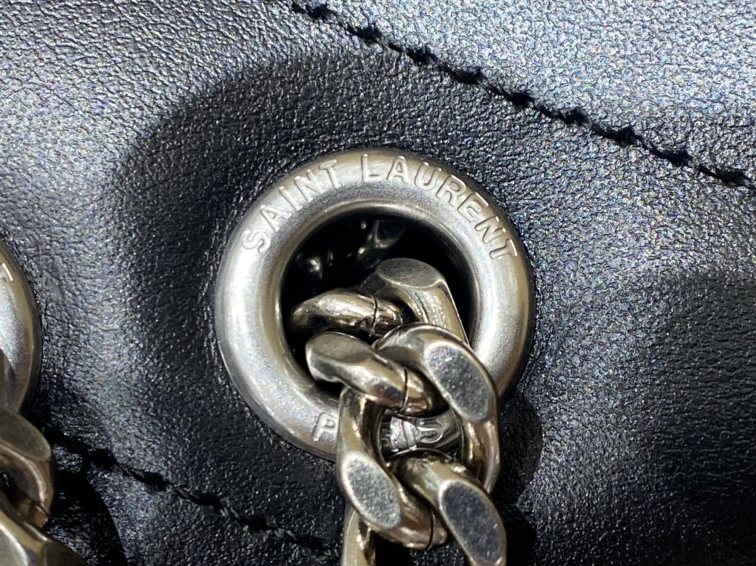 YSL LOULOU 23CM Y型绗缝链条包 494699黑色/银扣
