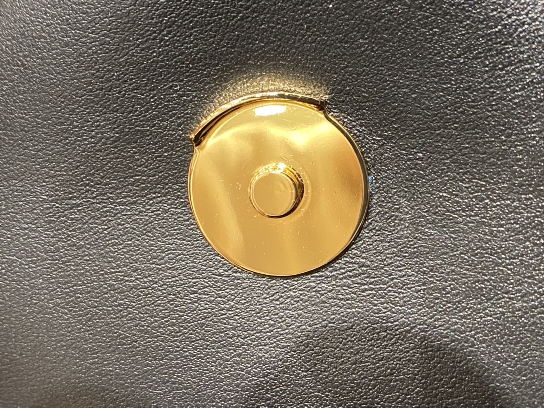 YSL LOULOU 23CM Y型绗缝链条包 494699黑色/金扣