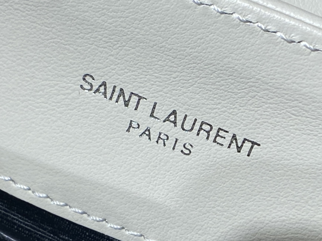 YSL LOULOU 23CM Y型绗缝链条包 494699白色/银扣