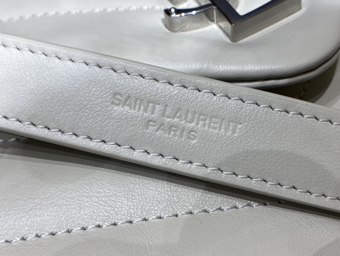 YSL LOULOU 23CM Y型绗缝链条包 494699白色/银扣