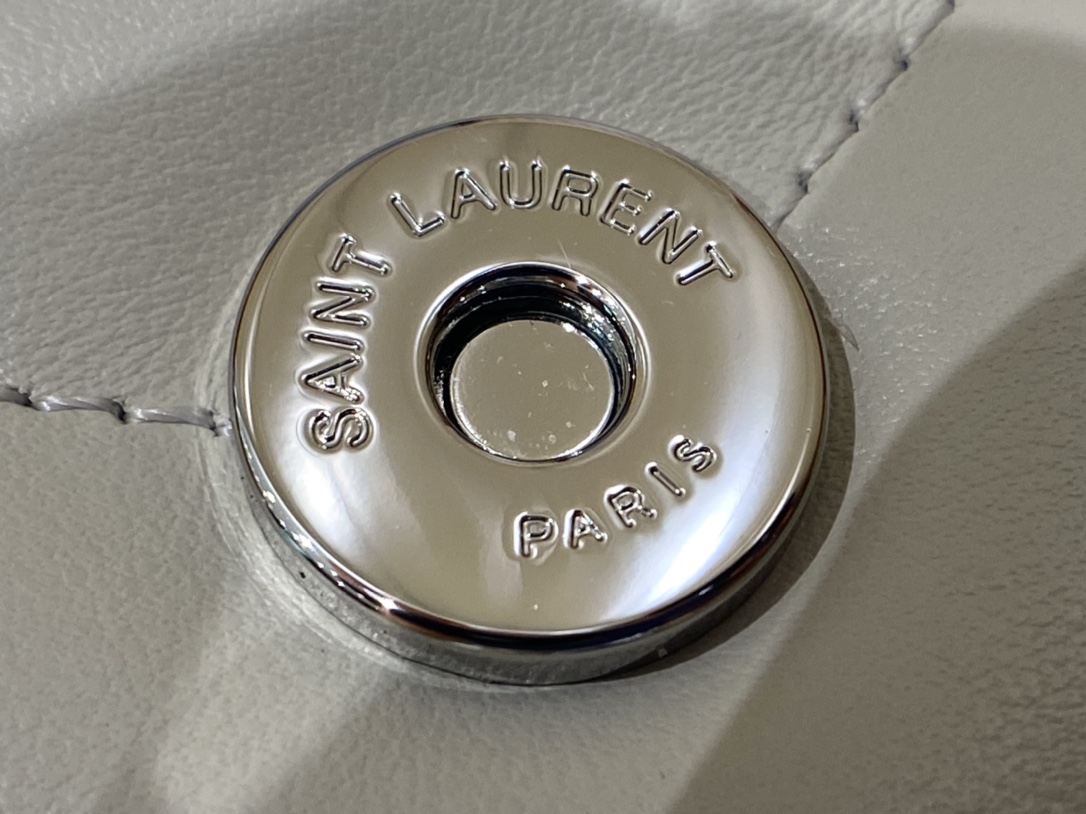 YSL LOULOU 23CM Y型绗缝链条包 494699白色/银扣