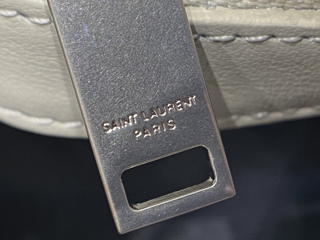 YSL LOULOU 23CM Y型绗缝链条包 494699白色/银扣