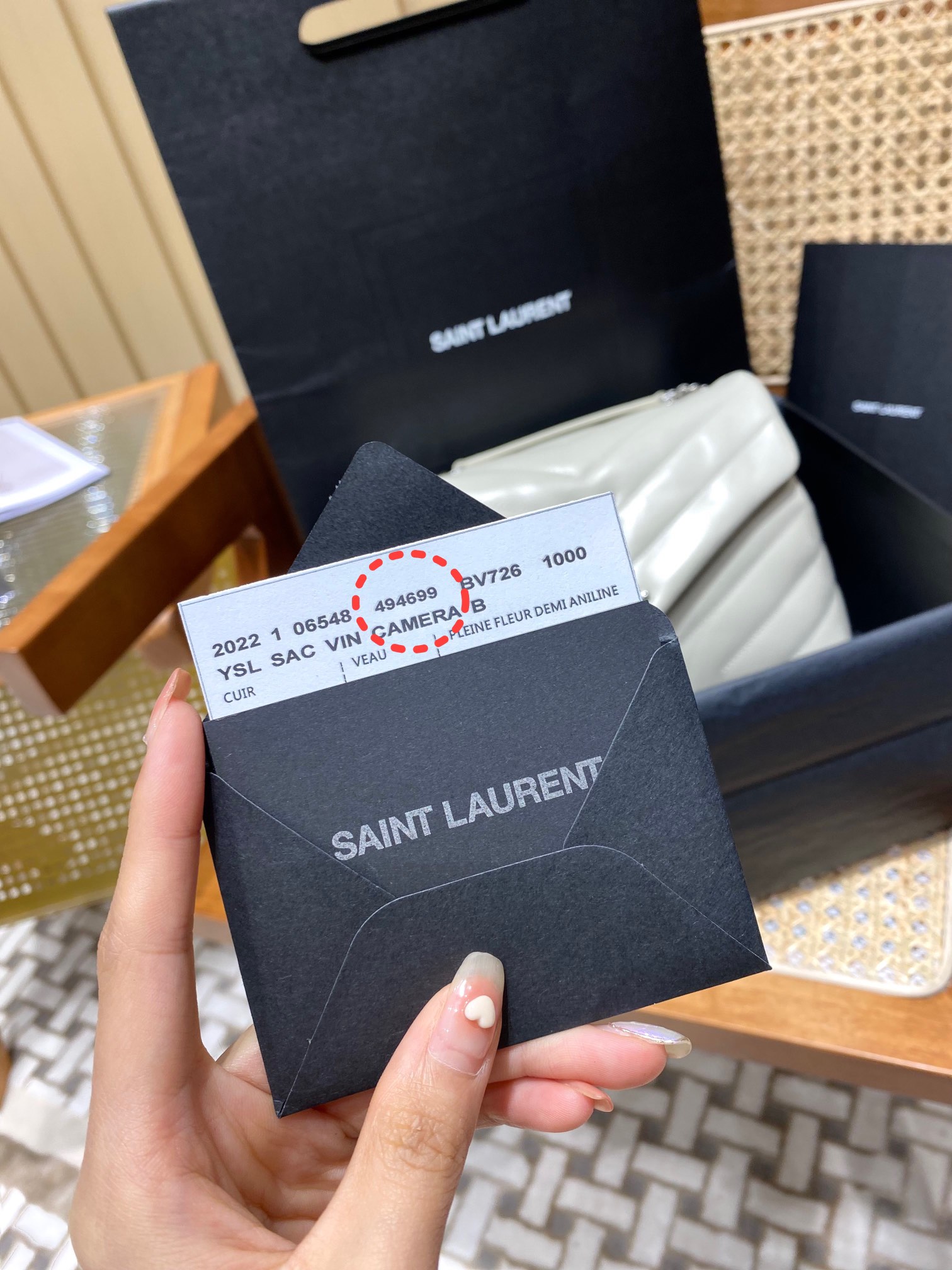 YSL LOULOU 23CM Y型绗缝链条包 494699白色/银扣