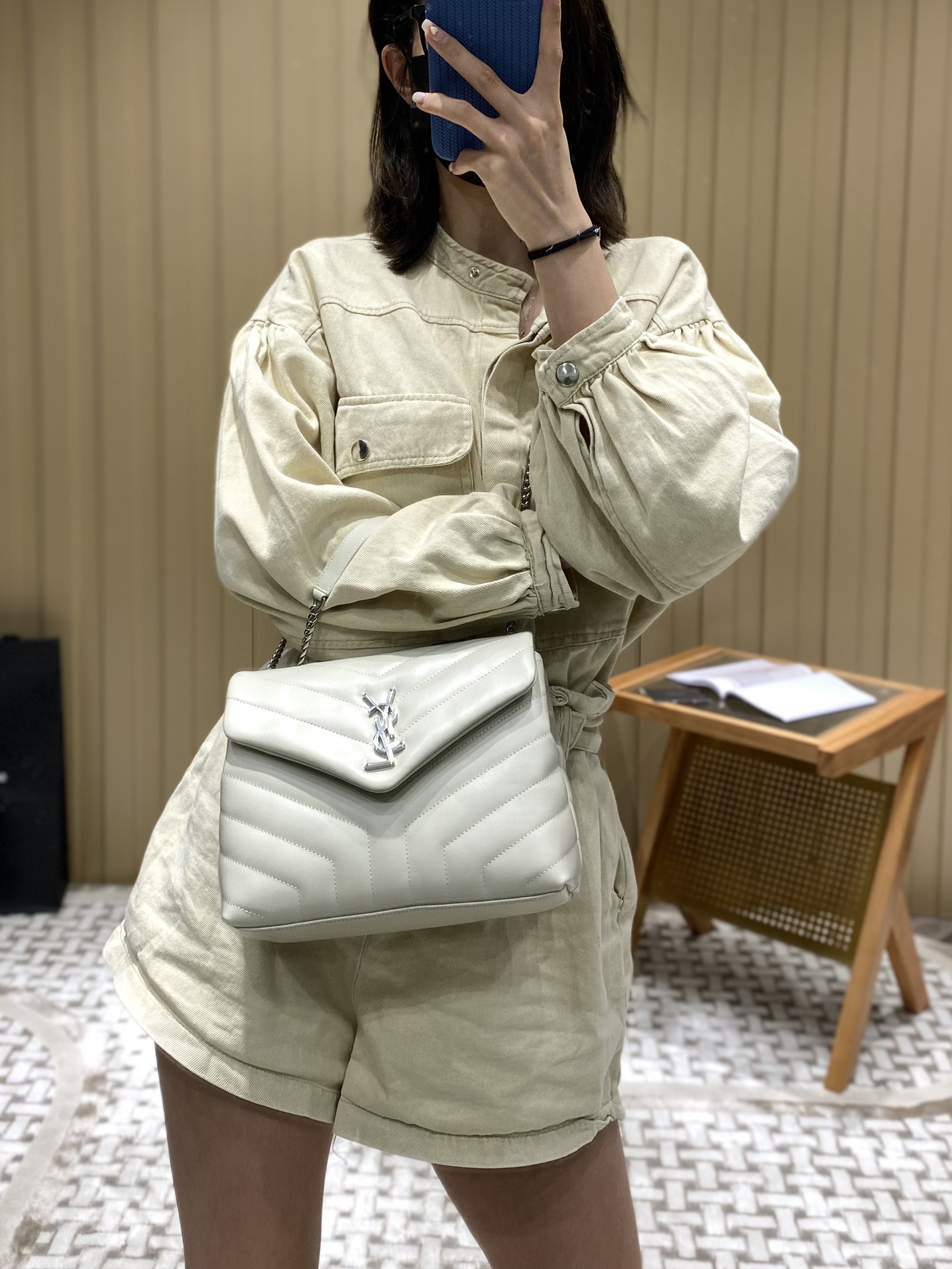 YSL LOULOU 23CM Y型绗缝链条包 494699白色/银扣