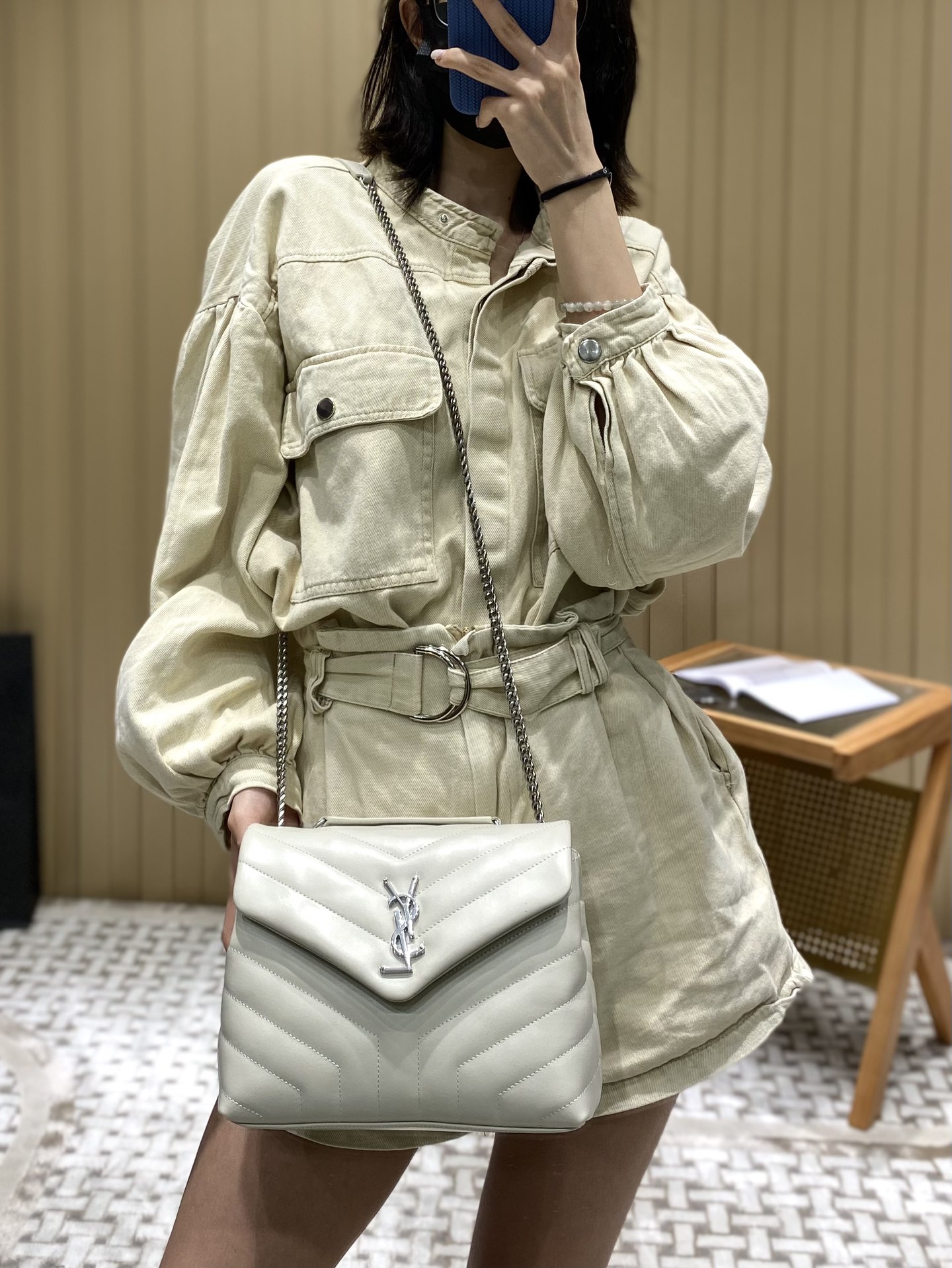 YSL LOULOU 23CM Y型绗缝链条包 494699白色/银扣