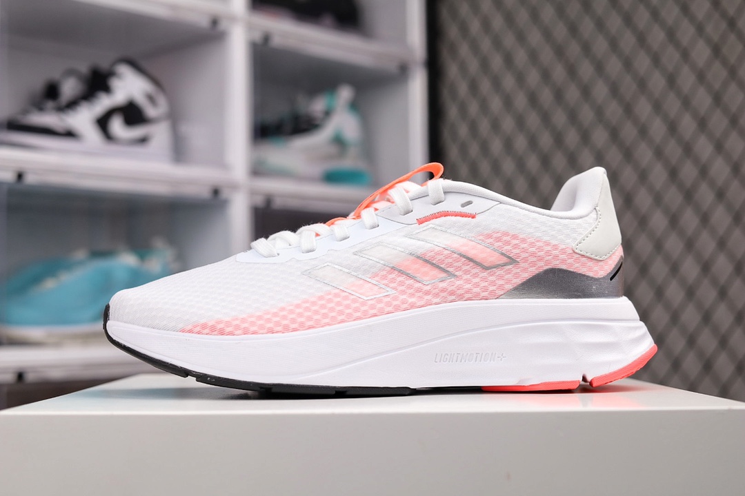 G0 阿迪 Speedmotion 飞马 越野跑鞋 依旧采用Nike React缓冲垫，封装的Zoom Air和Pegasus Trail 2的外底胎面透气的网眼与覆盖层搭配，经过重新加工，提高了耐用性，改善了锁定效果×669WS