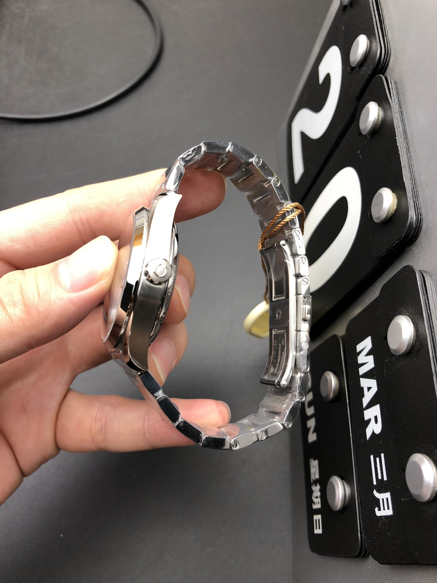 Omega 柚木蓝海马