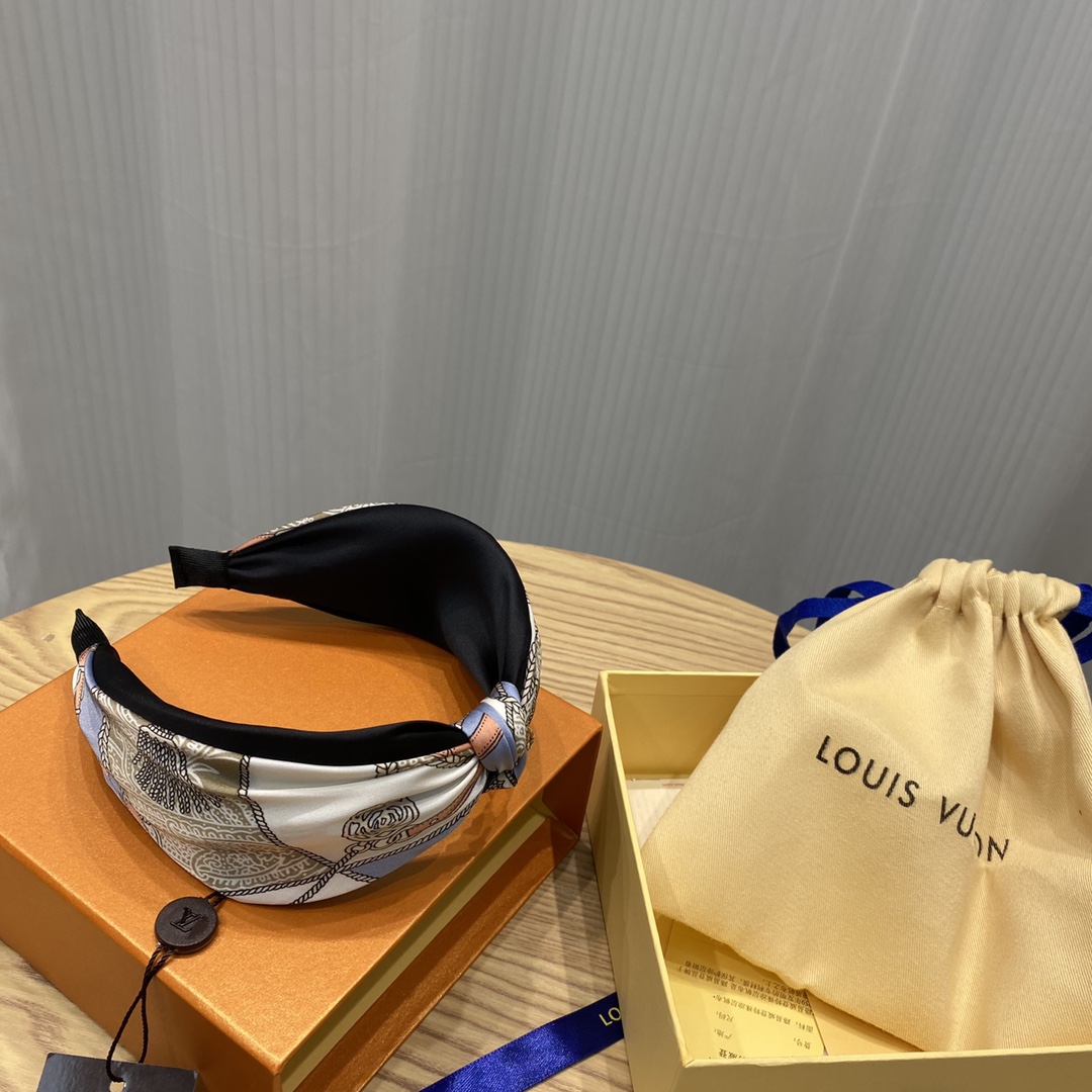 루이비통 헤어악세 130935 Louis Vuitton Accessories