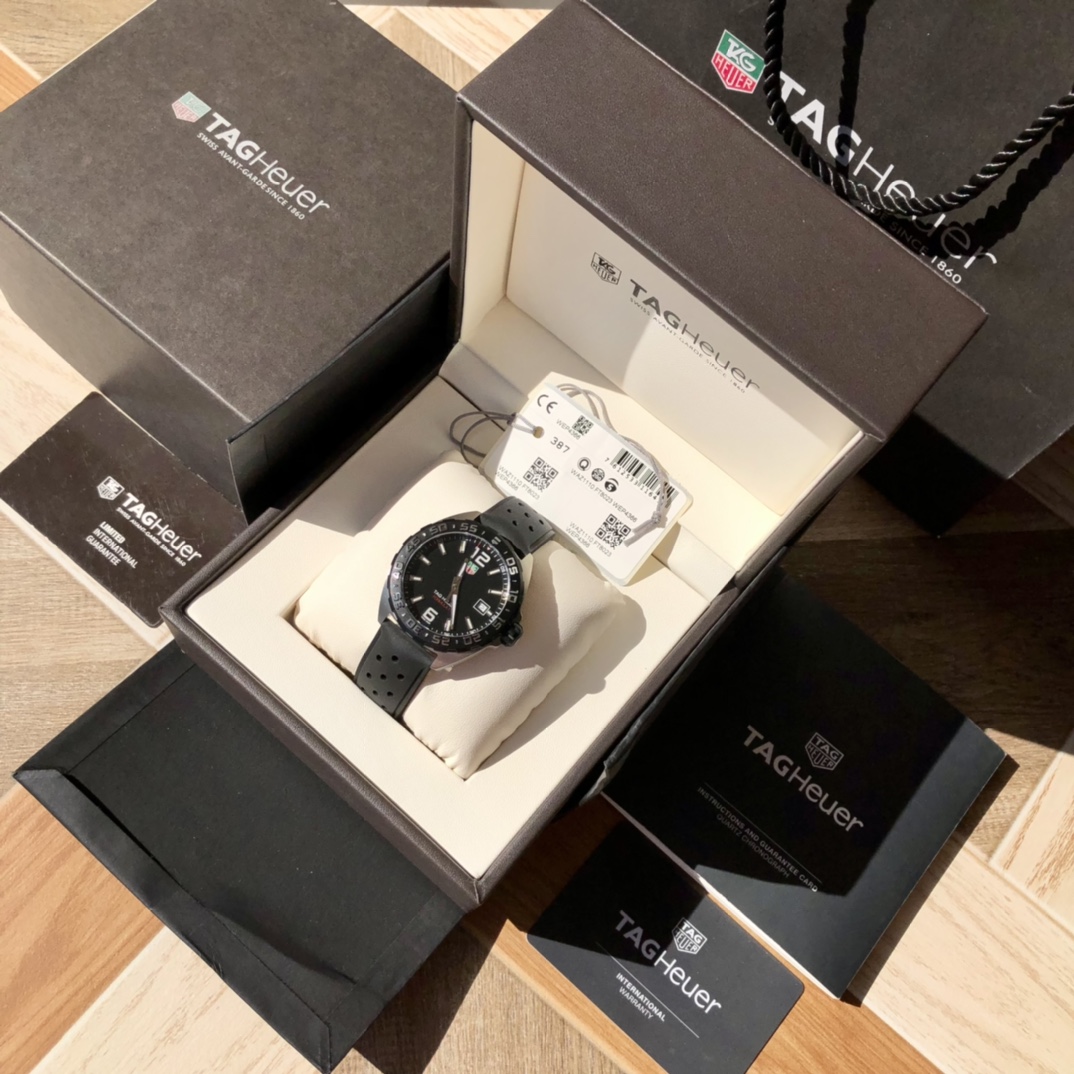 lote. El nuevo TAG Heuer tiene buen aspecto y un precio elevado. Es un producto duro. Tagheuer original, reloj de cuarz…