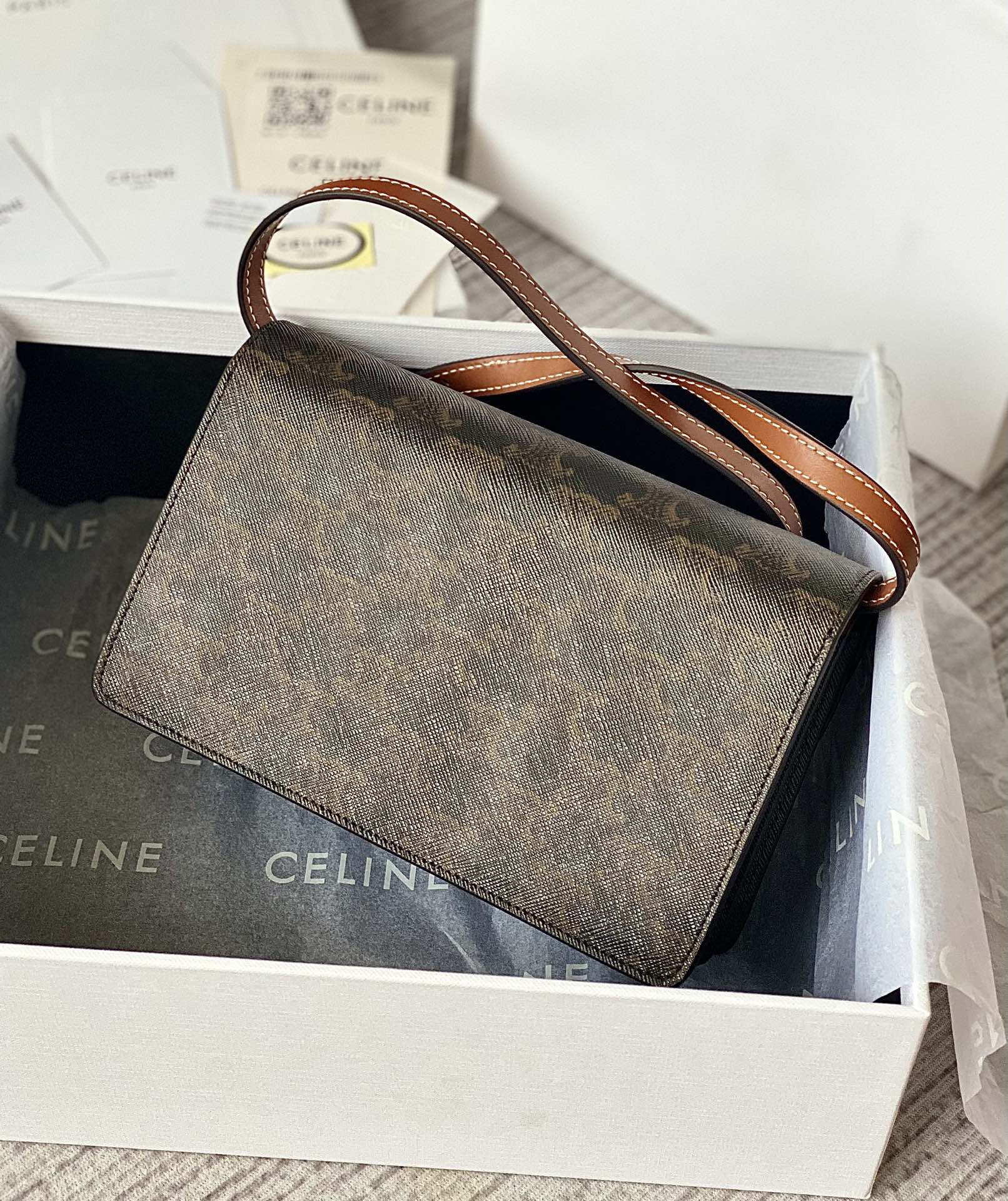 CELINE 按扣三合一斜挎包 100852 料棕