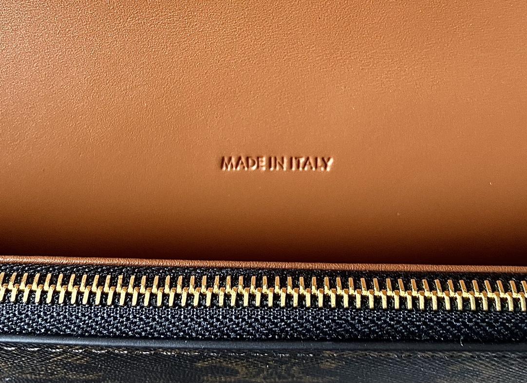 CELINE 按扣三合一斜挎包 100852 料棕