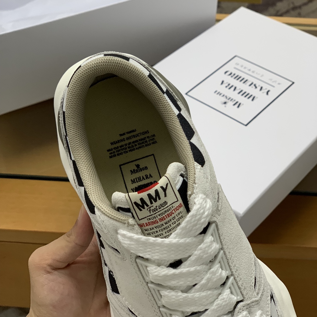 MMY   采用拼接手法日本小众品牌MMY运动鞋