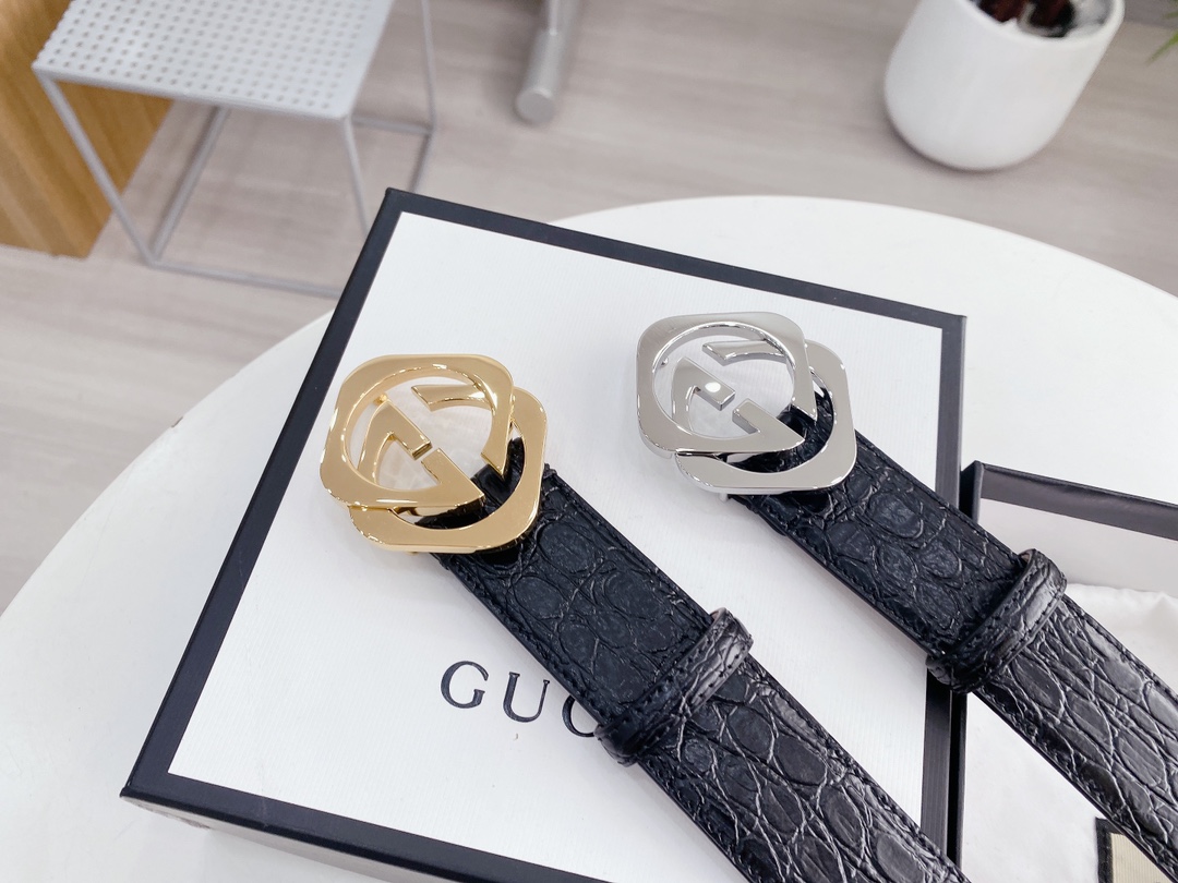 I0 Gucci 古奇  石头纹.宽度3.8Gucci近两年来的全新设计系列让人们刷新了对这个品牌的认知,介于奢华与街头的设计让品牌的热度达到前所未有的高度该款新logo复古设计腰带原版进口头层牛皮 ,带头纯钢扣制作.