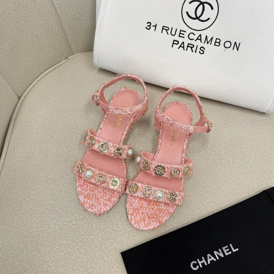 CHANEL 샌들 소가죽 발이 하얘 보이는 우아한 스타일