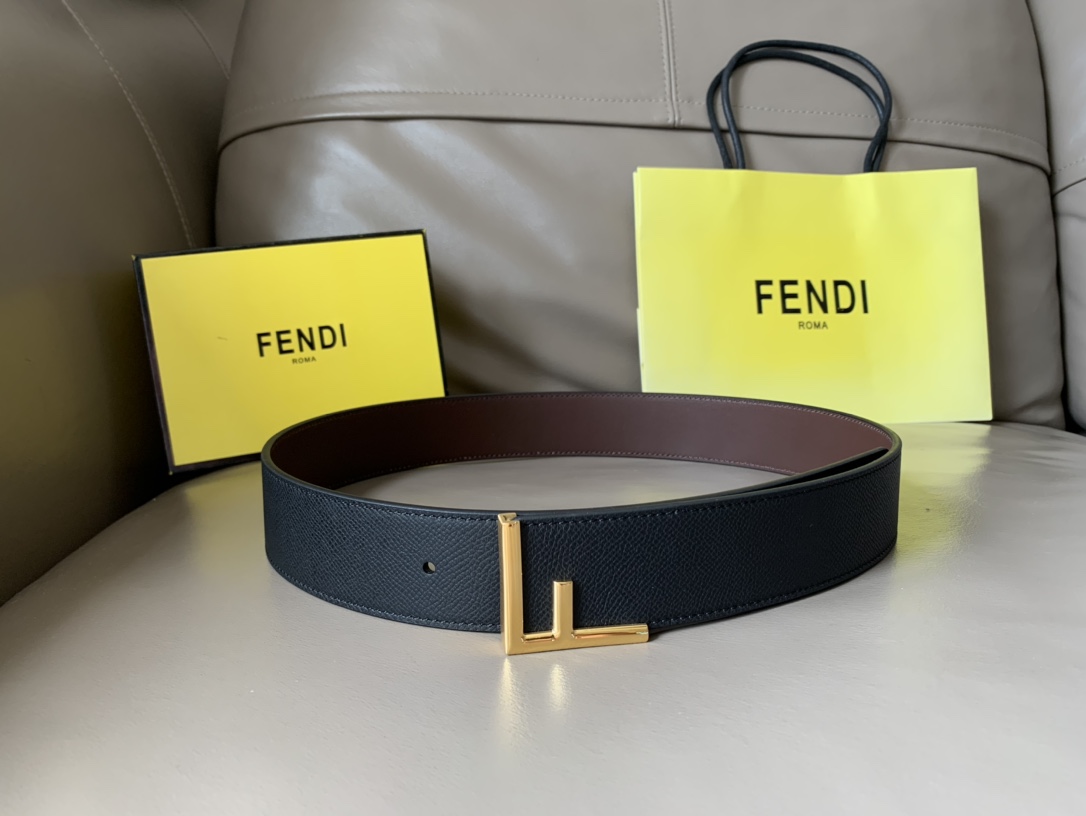 Fendi 五金做工精细 线条流畅 表面光滑 𝐙𝐏电镀工艺 香港通关【𝐇𝐀𝐀𝐒】 进口皮料