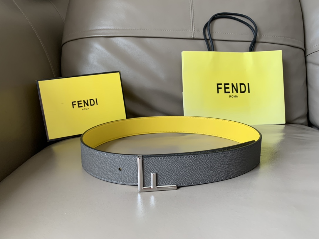 Fendi 五金做工精细 线条流畅 表面光滑 𝐙𝐏电镀工艺 香港通关【𝐇𝐀𝐀𝐒】 进口皮料