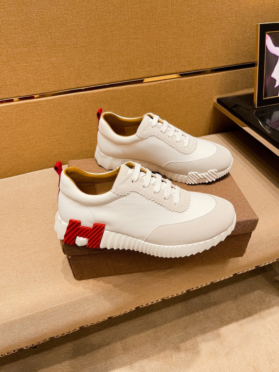 NO:355872,[Hermes] High-end Men's Shoes Brand Official Website 11's latest masterpiece upper is made of Italian imported cowhide with comfortable and breathable inner original non-slip and wear-resistant outsole, making walking more convenient and comfortable!  Exclusive new style, amazing work, beautiful 11 ​​replica [color] compared to the official quality!  Create a fashionable personality to set off your uniqueness!  Must-have for trendy men! Classic size: 38-44 Color Multi-color available, hermes, cowhide19860909【 爱马仕】男鞋高端品牌 官网11最新力作鞋面采用意大利进口头层牛皮搭配舒适透气内里原版防滑耐磨大底制作,让行走更加便捷舒适！独家新款,惊世之作,与官方的质量相比美的11复刻[色]！打造时尚个性衬托你的与众不同！潮男必备!经典尺码:38-44 颜色 多色可选,,hermes,cowhide,Men's shoes