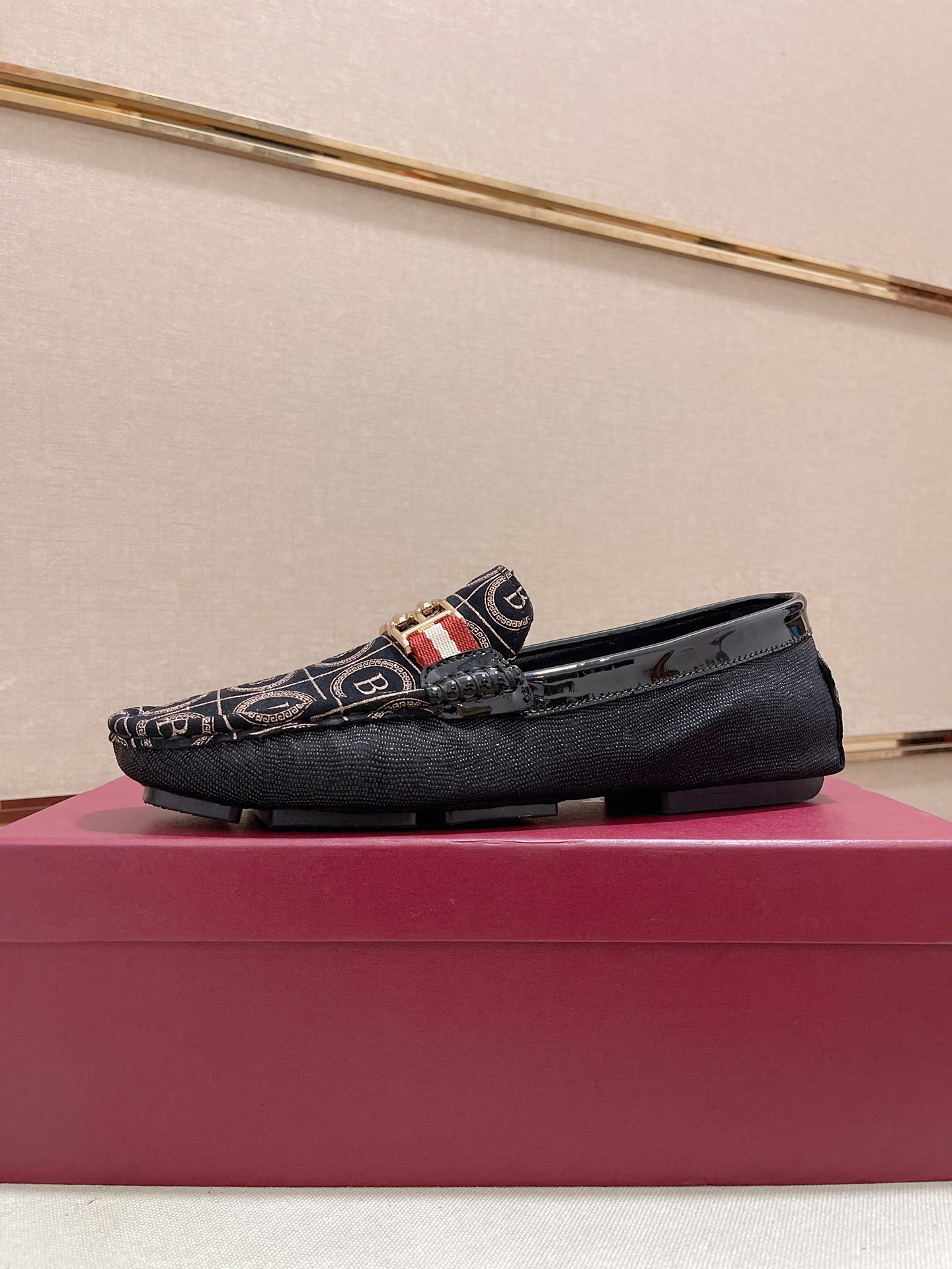 I0   Bally   巴利官网 👊🏻🇮🇹鞋面: 进口头层牛皮 内里:进口牛皮内里，。独家原版复刻，原版大底开模 🇩🇪 🚶🏻🚶🏻高端定制专柜复刻📯经得起时间的验证🔍️🔲 欢迎对比质量