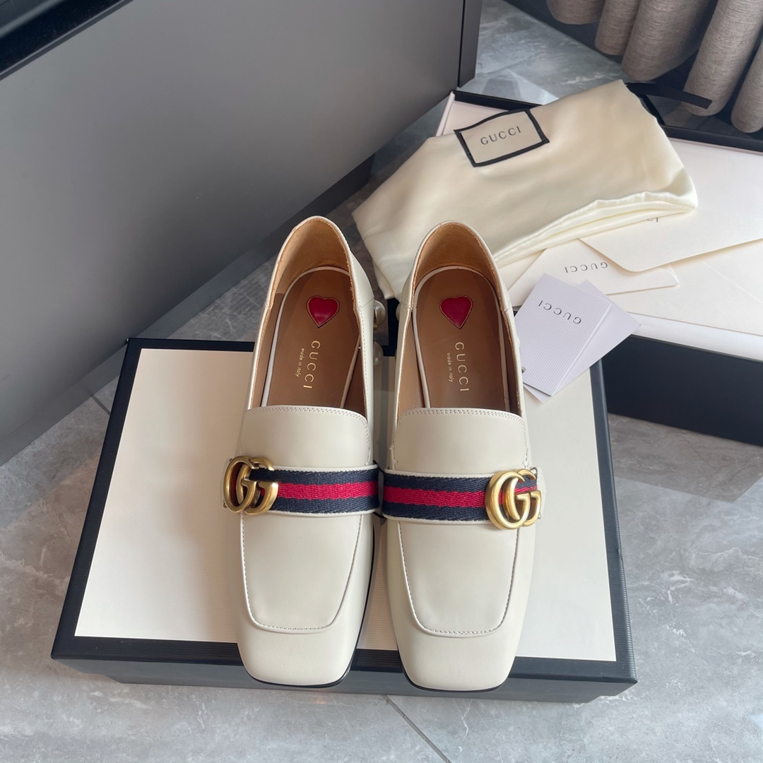 GUCCI 乐福鞋 白色 皮革 珍珠跟 后踩
